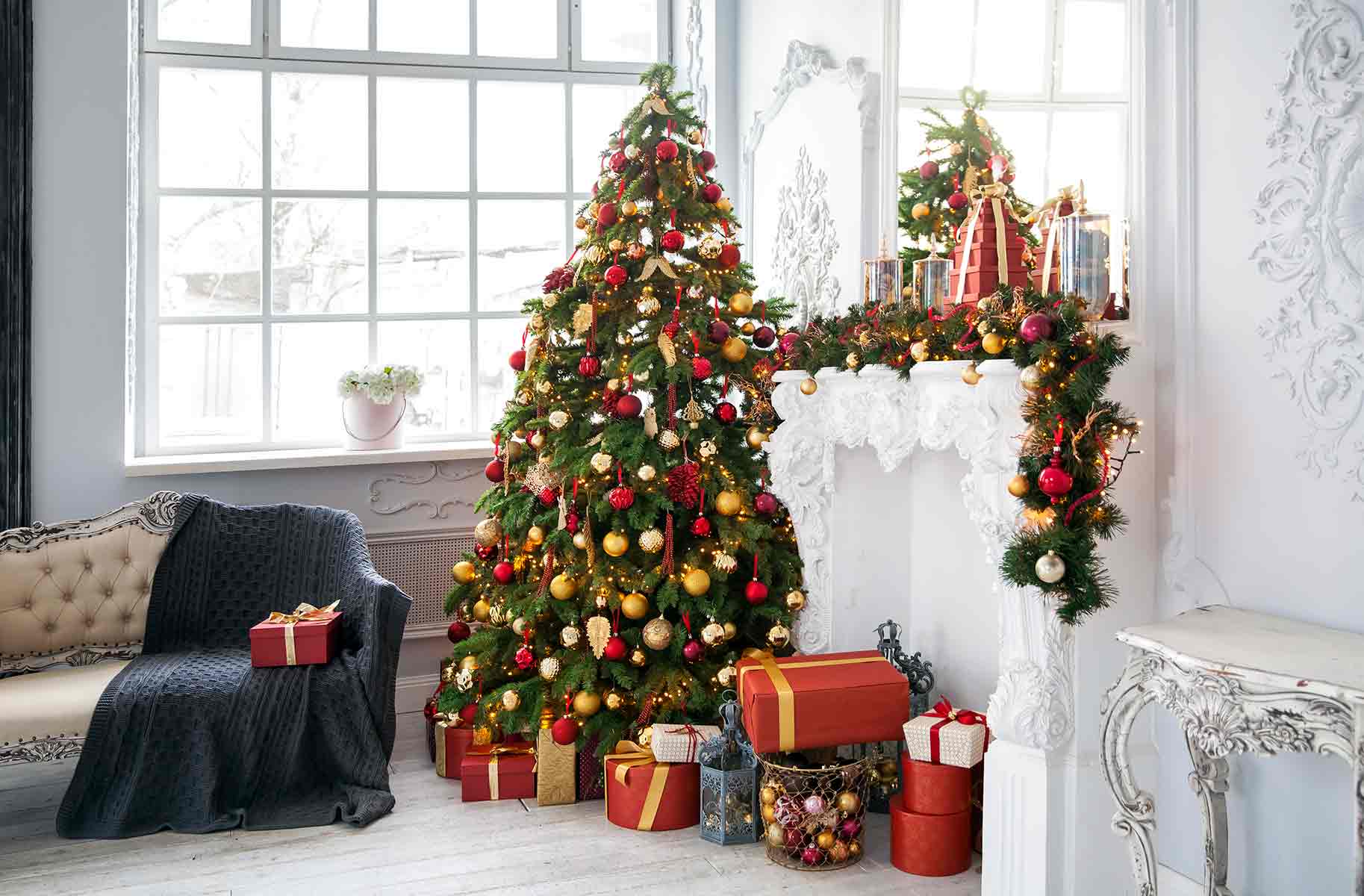 Alberi Di Natale Stilizzati Con Luci Consigli per decorare il tuo albero di Natale | Daverio - Il Gigante